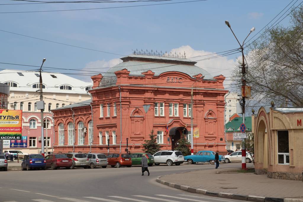 Здание хлебной биржи: площадь Свободы, 3, Энгельс, Саратовская область