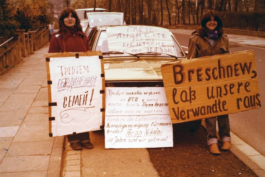 andere Aufnahme einer Demonstration für die Ausreise Russlanddeutscher aus der Sowjetunion